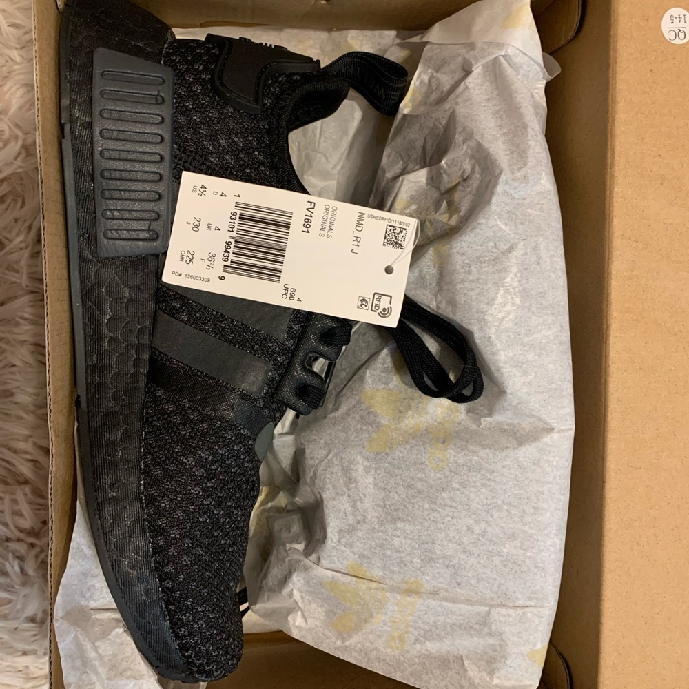 COPY - Brand new kids adidas all black size 4.5